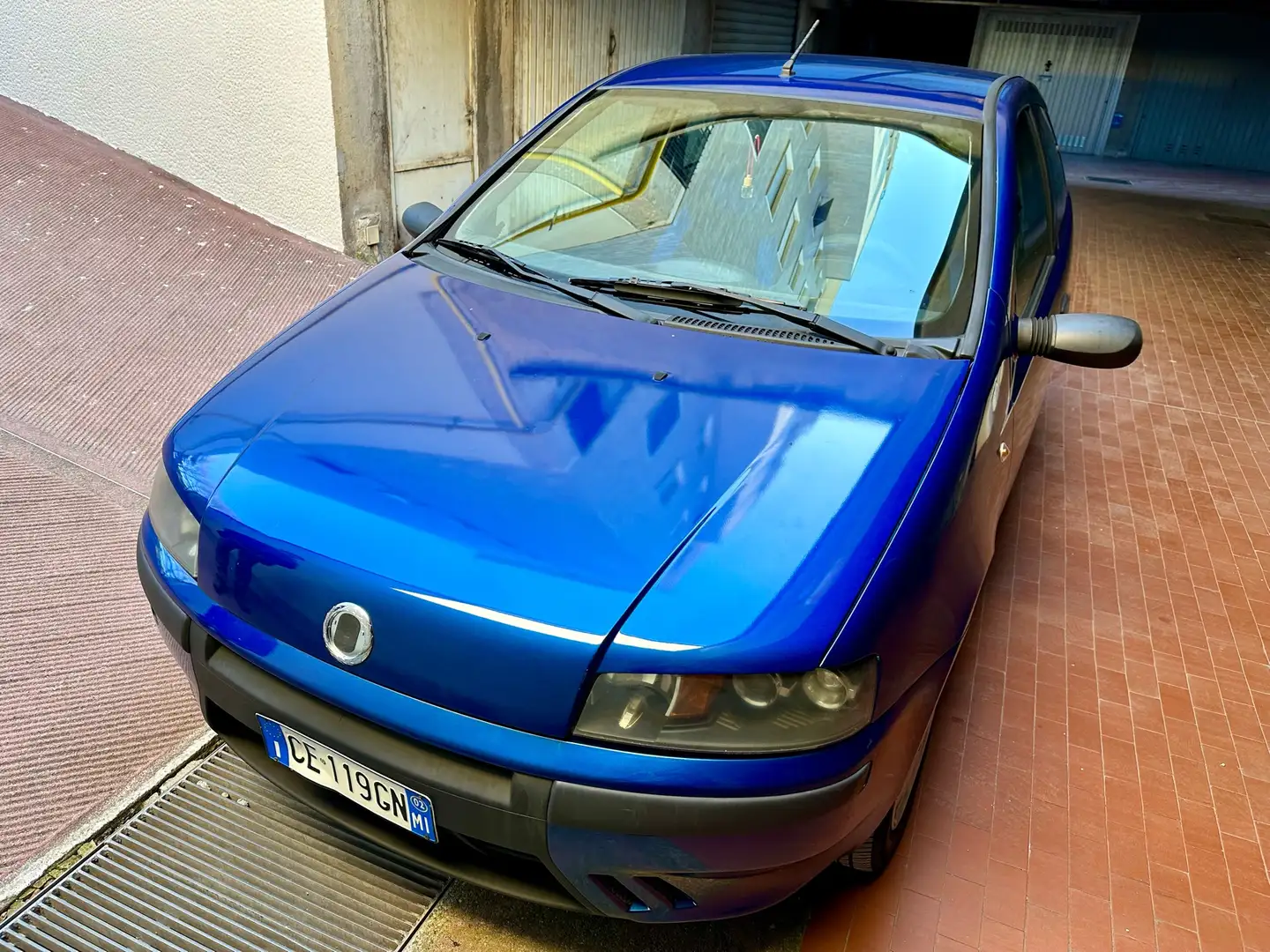 Fiat Punto 3p 1.2 16v EL Bleu - 1