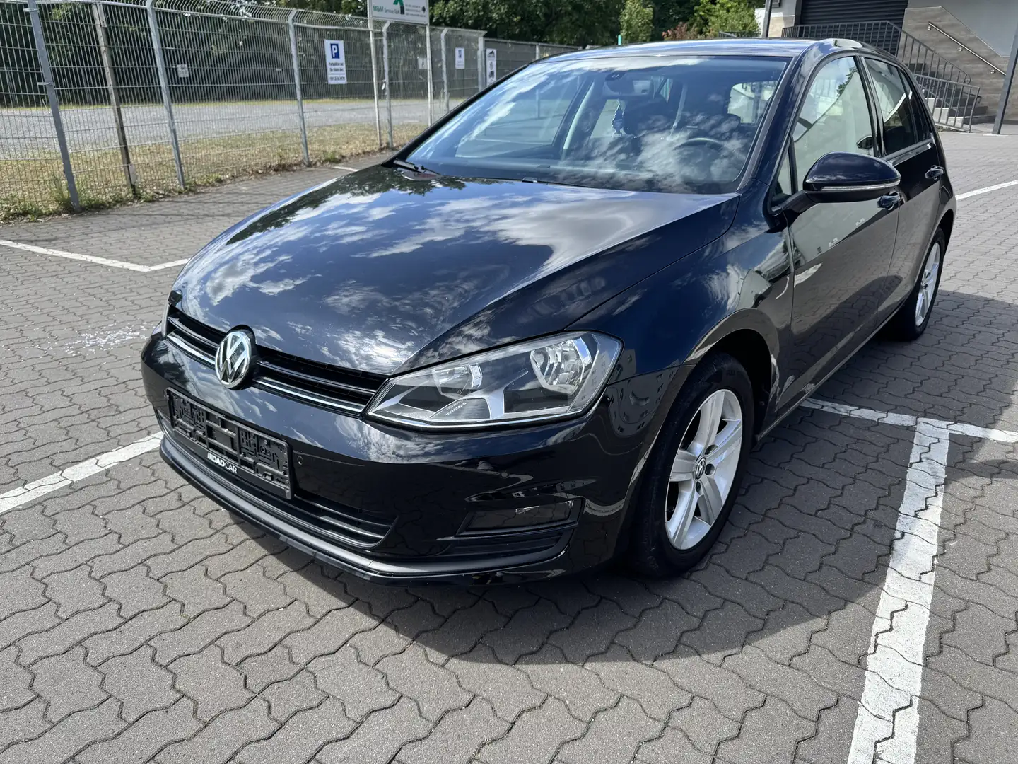 Volkswagen Golf 1.2 TSI BlueMotion Technology Comfortline - 2