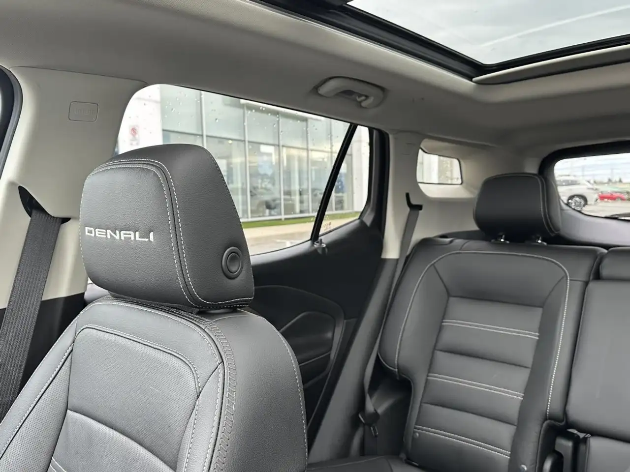 GMC Terrain photo GMC Terrain