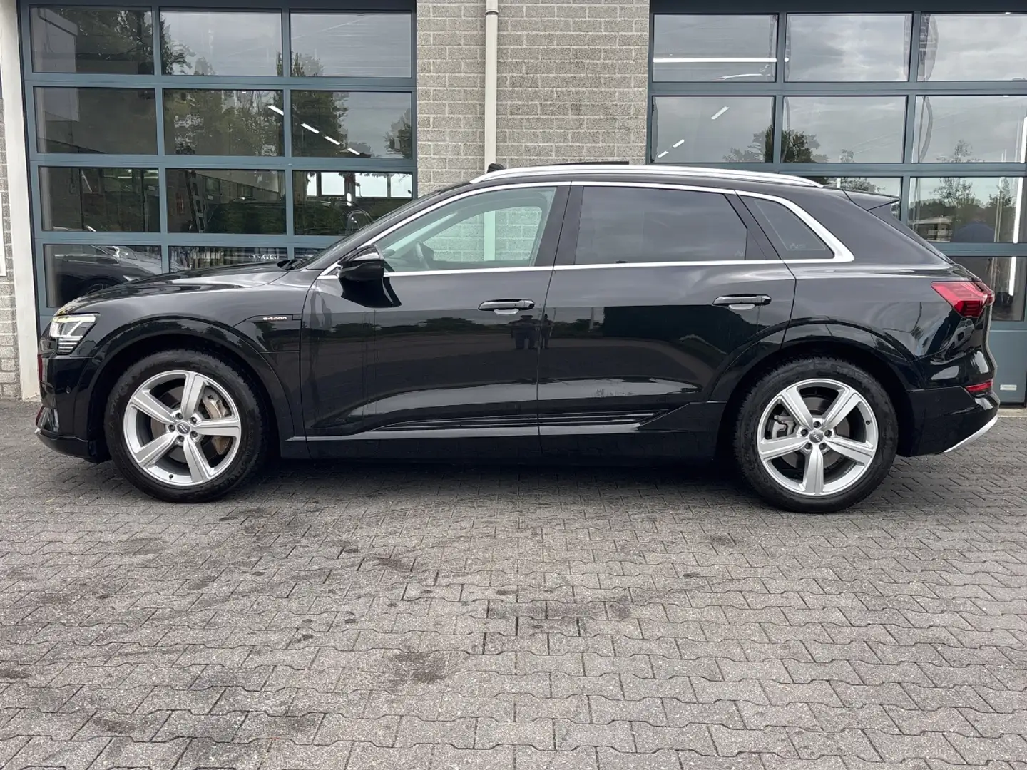 Audi e-tron e-tron 50 quattro Launch edition plus 71 kWh Zwart - 2