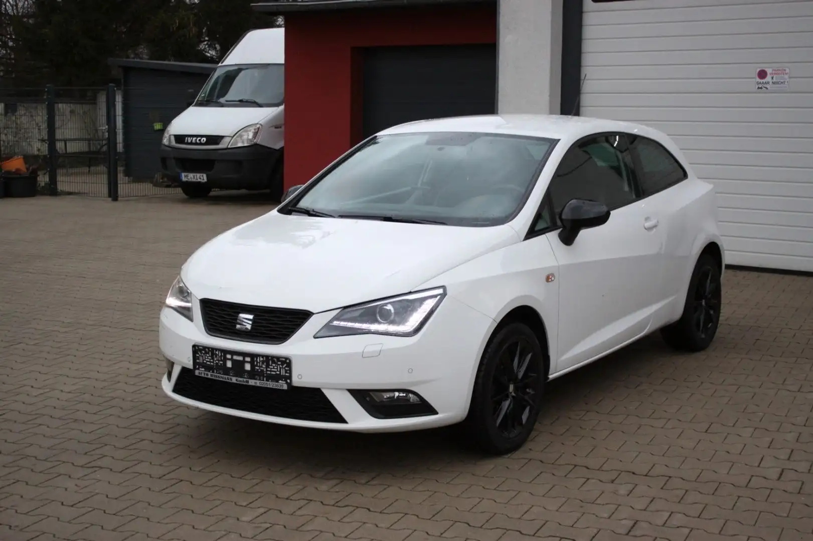 SEAT Ibiza SC Style Salsa Navi / Alcantara Bianco - 2