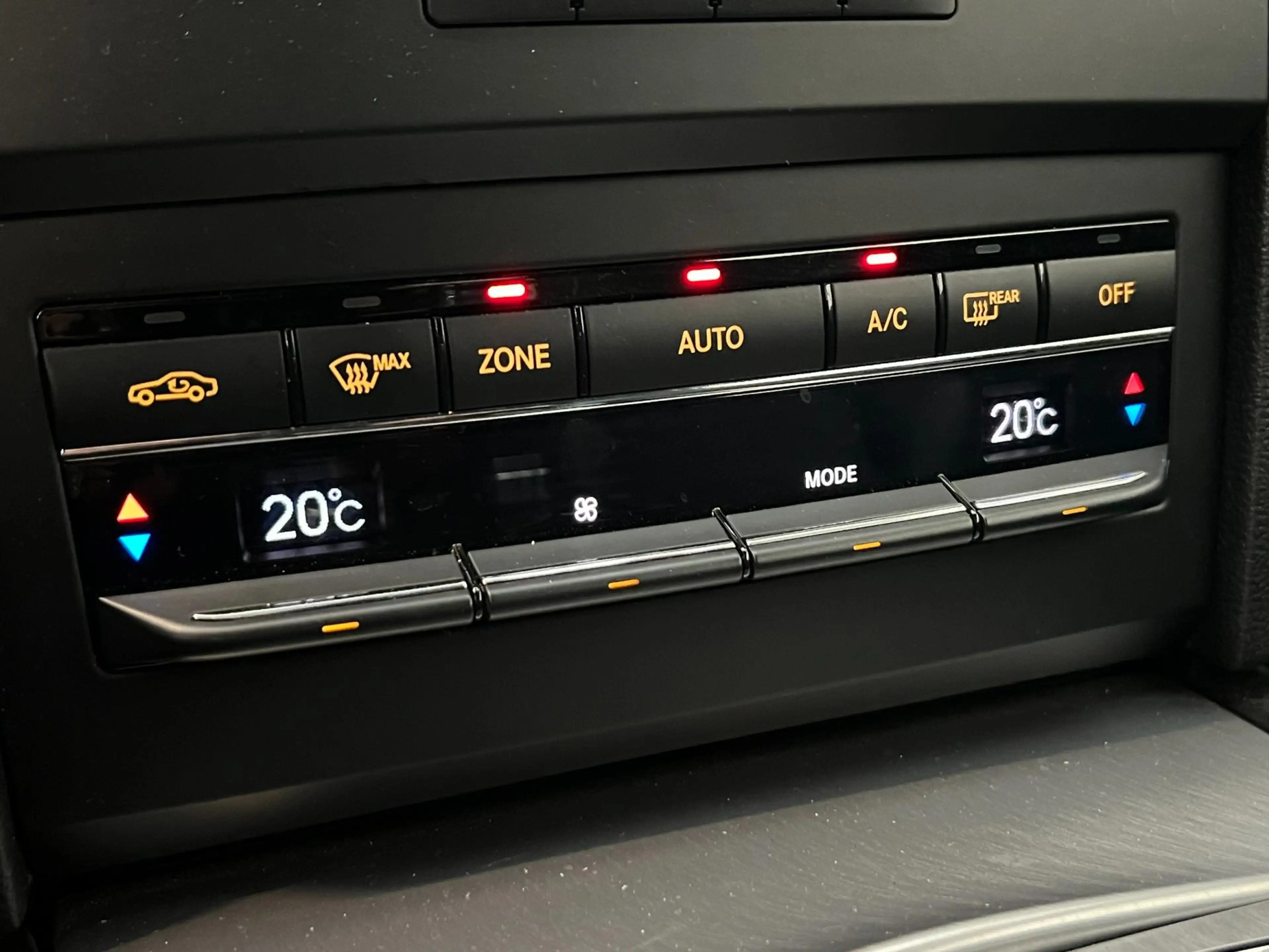 Mercedes-Benz E 220 Coupé CDI / Uniek! / NL-auto / 18" AMG / Xenon — photo 15