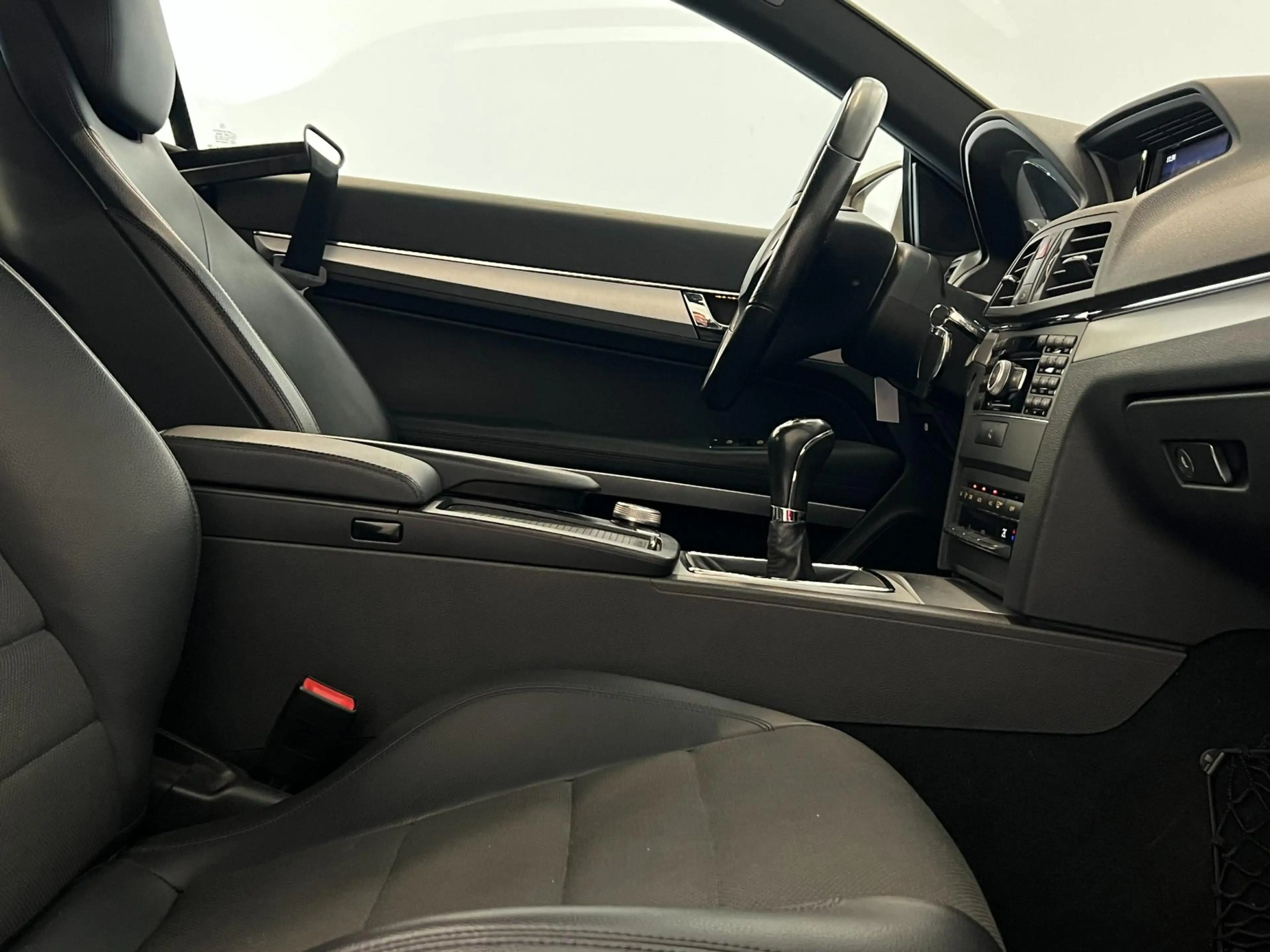Mercedes-Benz E 220 Coupé CDI / Uniek! / NL-auto / 18" AMG / Xenon — photo 6