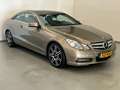 Mercedes-Benz E 220 Coupé CDI / Uniek! / NL-auto / 18" AMG / Xenon Beżowy - thumbnail 2
