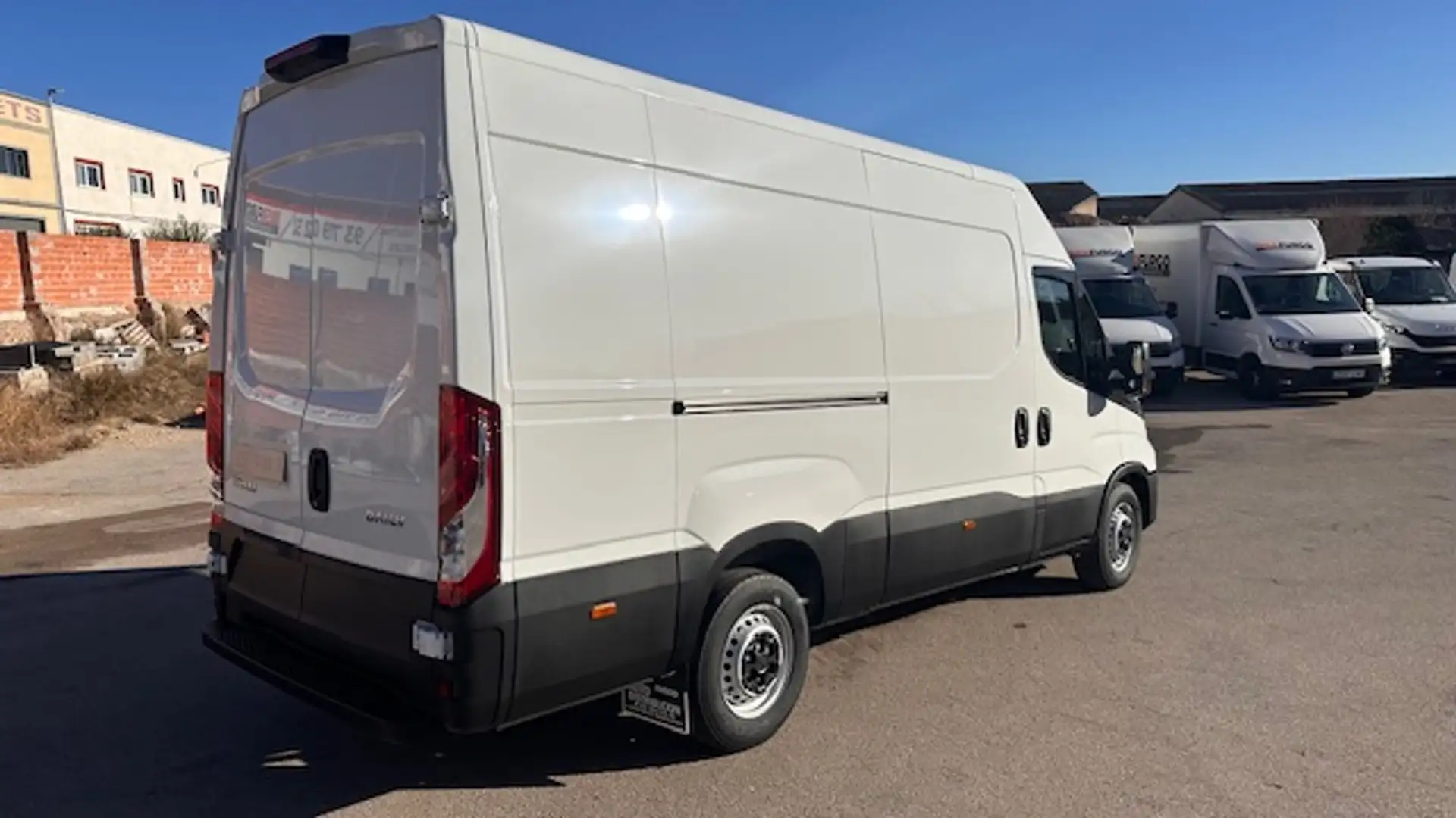 Iveco Daily 35S16V 12M3  SMART E-6 Blanc - 2