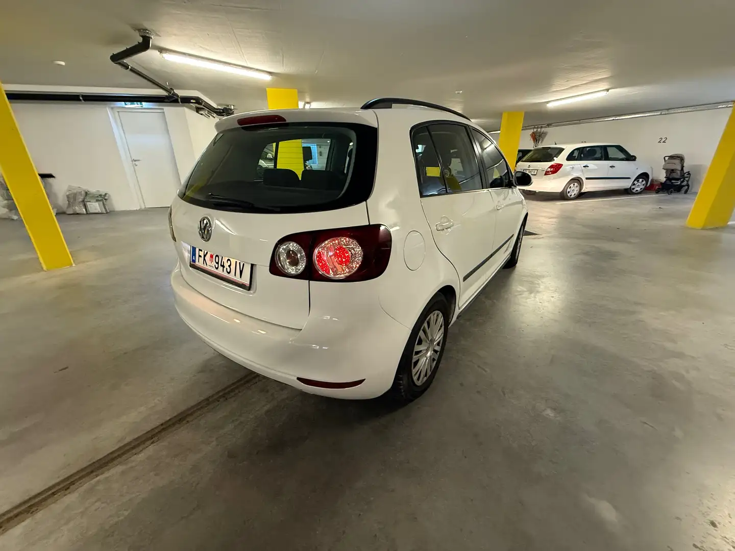 Volkswagen Golf Plus Comfortline 1,6 TDI DPF Weiß - 1
