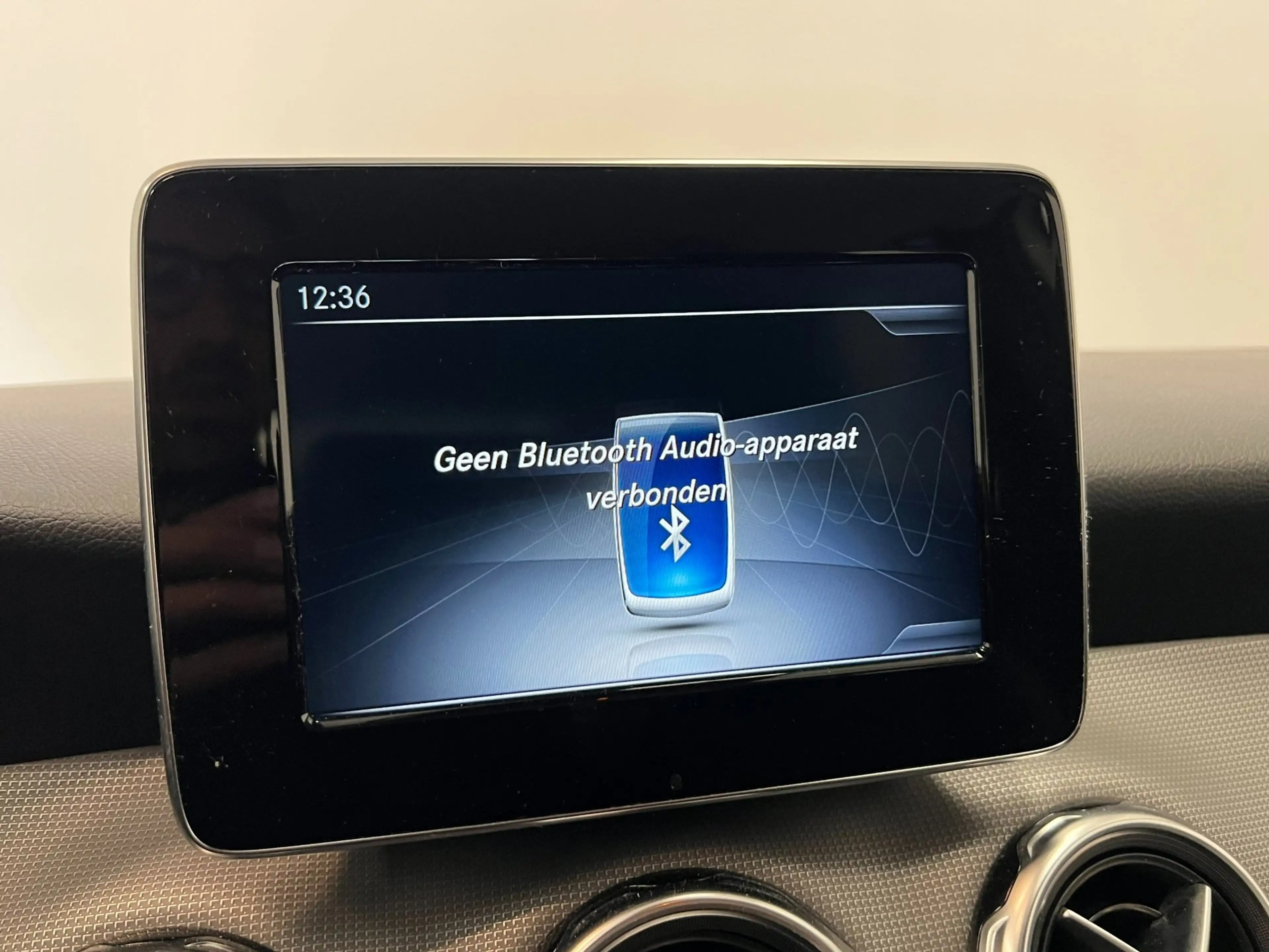 Mercedes-Benz GLA 180 Urban / Leder / Clima / Stoelverwarming — photo 15