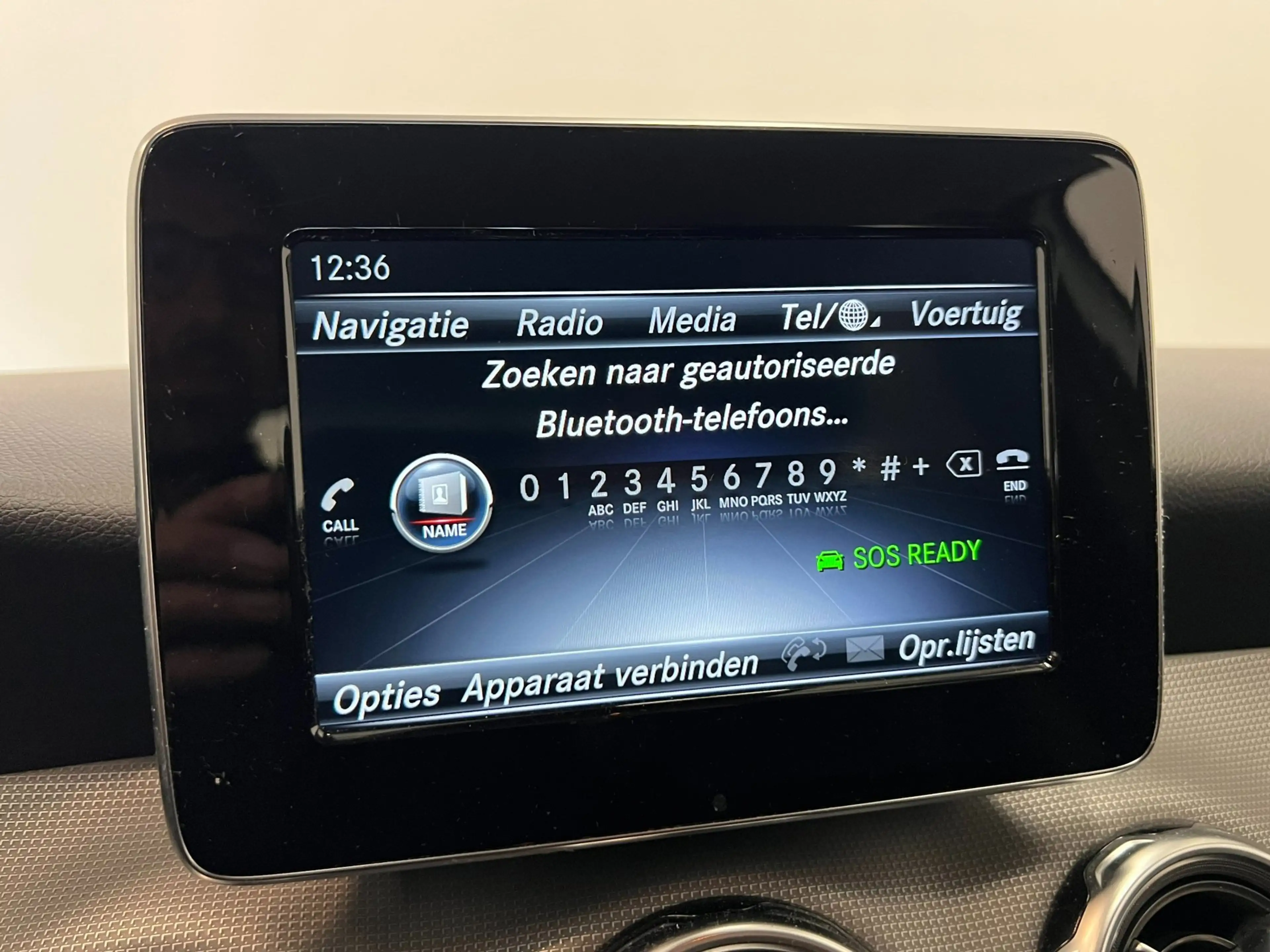 Mercedes-Benz GLA 180 Urban / Leder / Clima / Stoelverwarming — photo 14