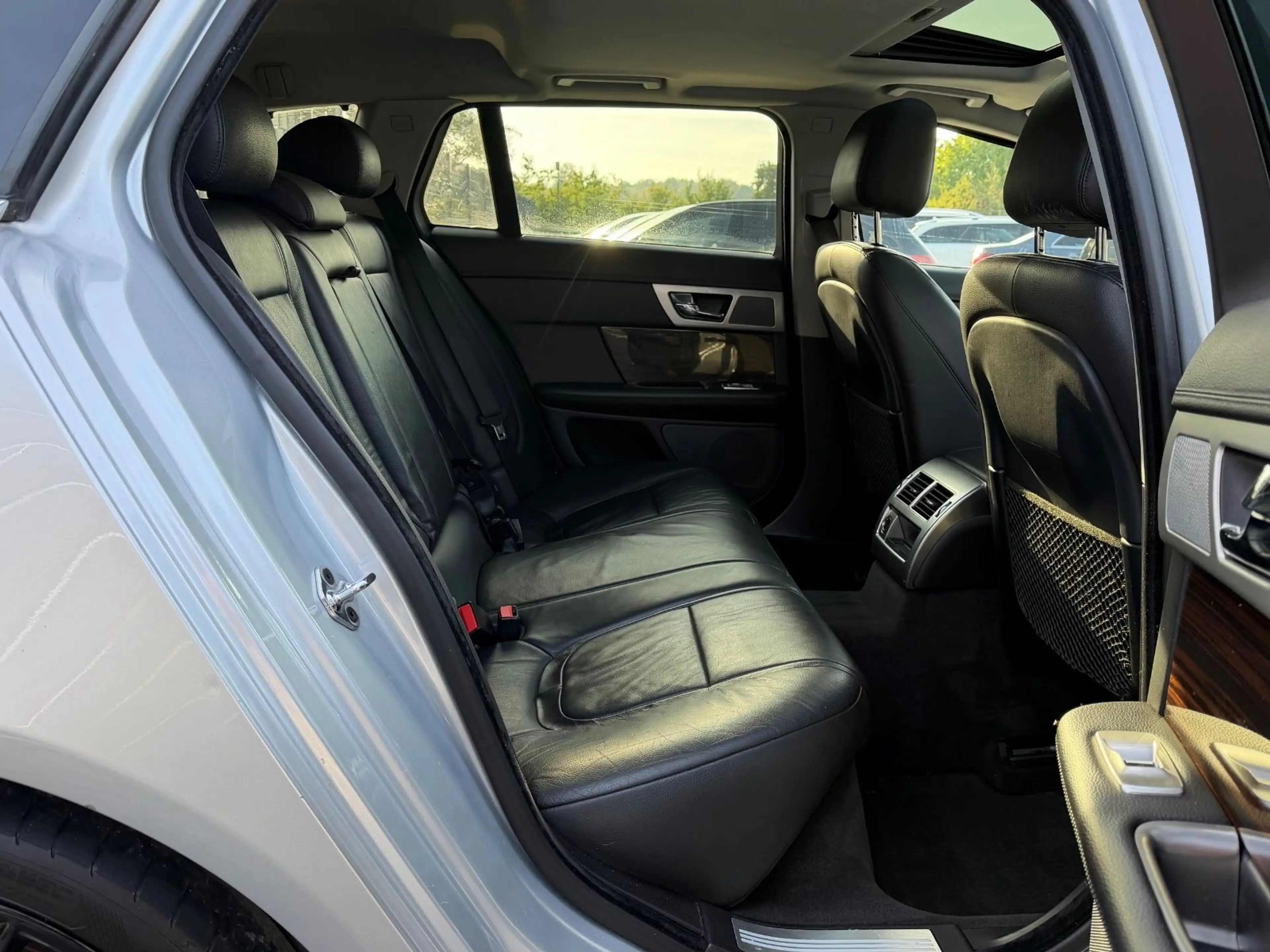 Jaguar XF Sportbrake 3.0*AUTOMATIK*LEDER*CAM*ACC*AHK* — photo 13