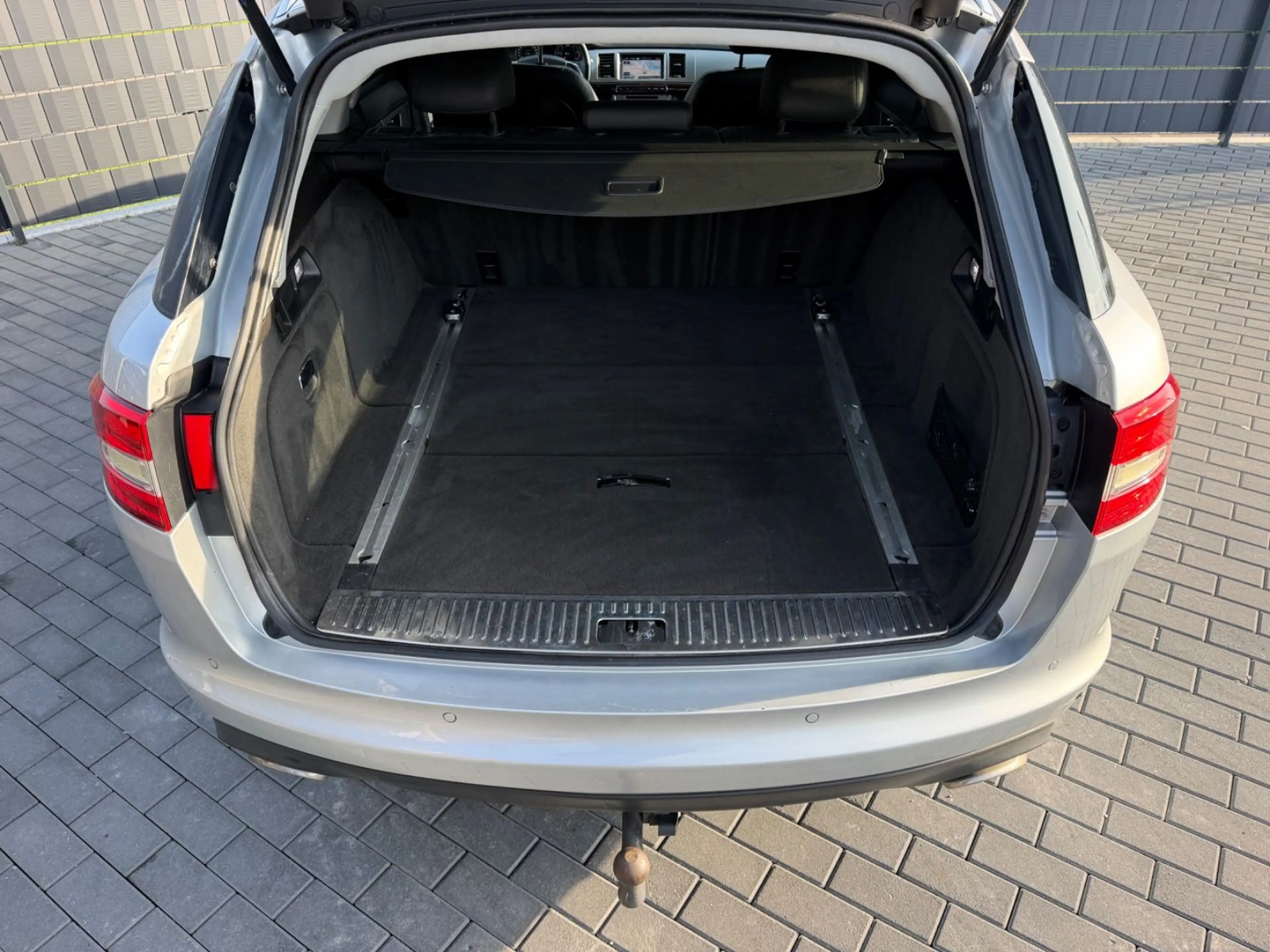 Jaguar XF Sportbrake 3.0*AUTOMATIK*LEDER*CAM*ACC*AHK* — photo 14