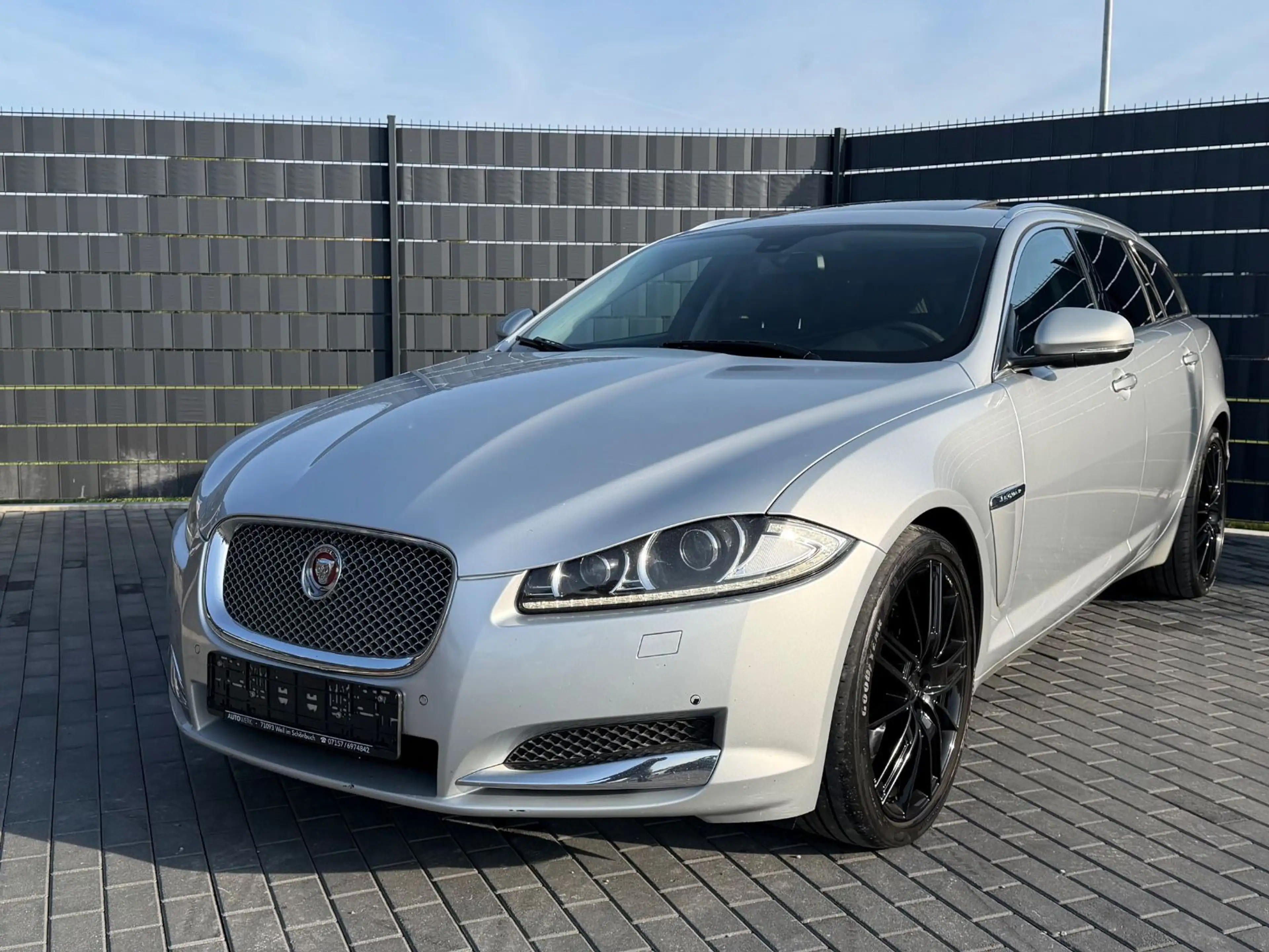 Jaguar XF Sportbrake 3.0*AUTOMATIK*LEDER*CAM*ACC*AHK*