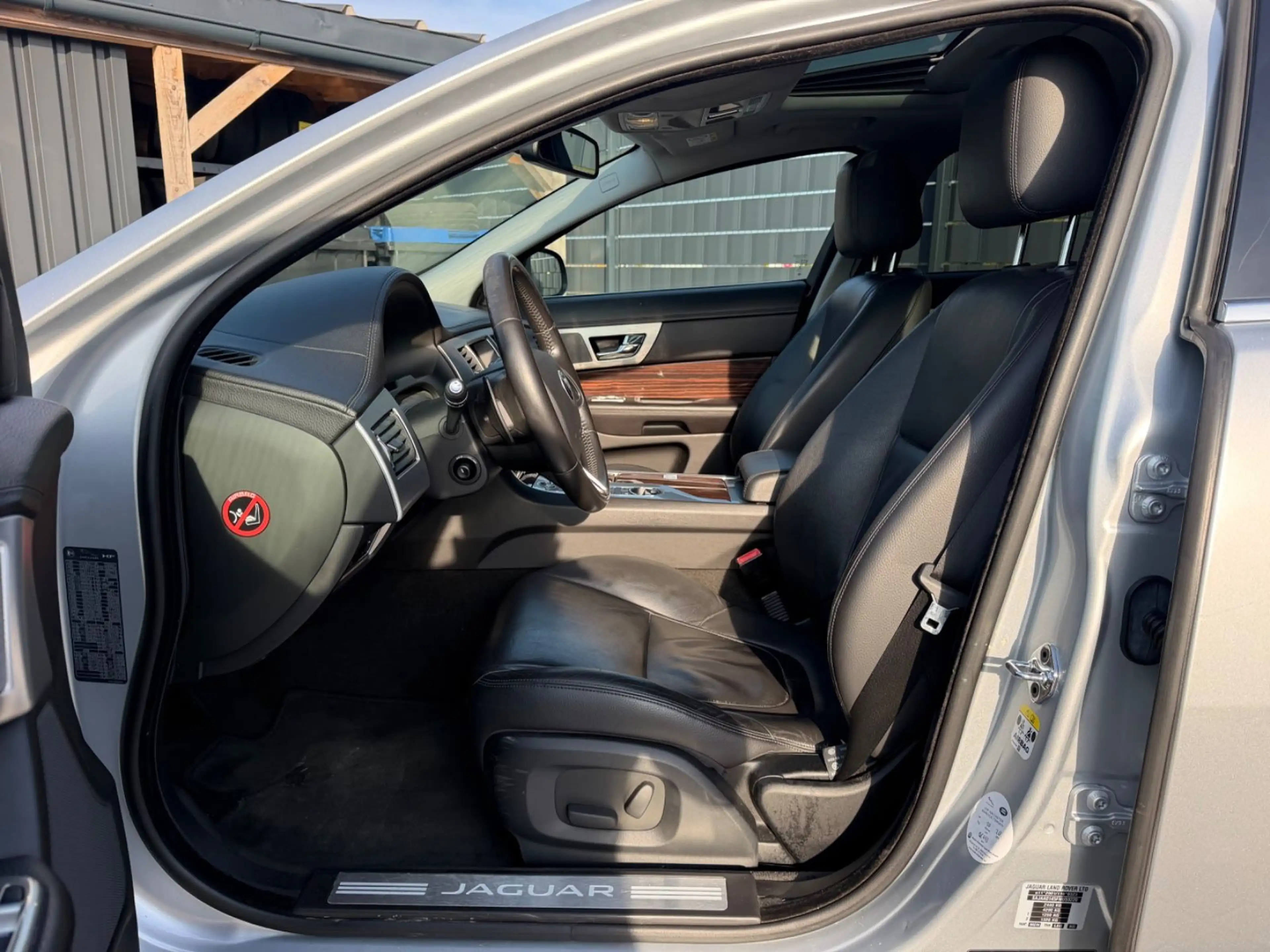 Jaguar XF Sportbrake 3.0*AUTOMATIK*LEDER*CAM*ACC*AHK* — photo 10