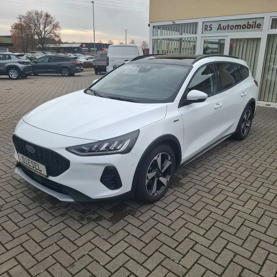 Ford Focus Active X  ACC+Head-Up+AHK+Panoramadach Weiß - 2