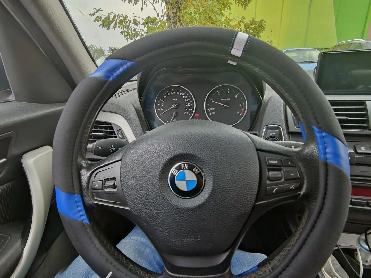 BMW 114 114d 5p Urban - 1