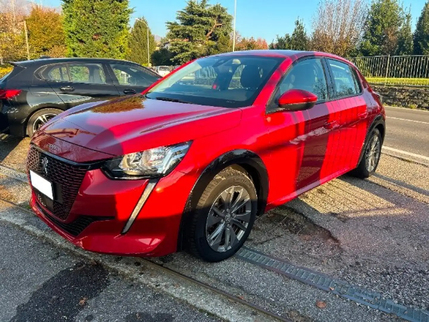 Peugeot e-208 208 motore elettrico 136 CV 5 porte Allure Rosso - 2