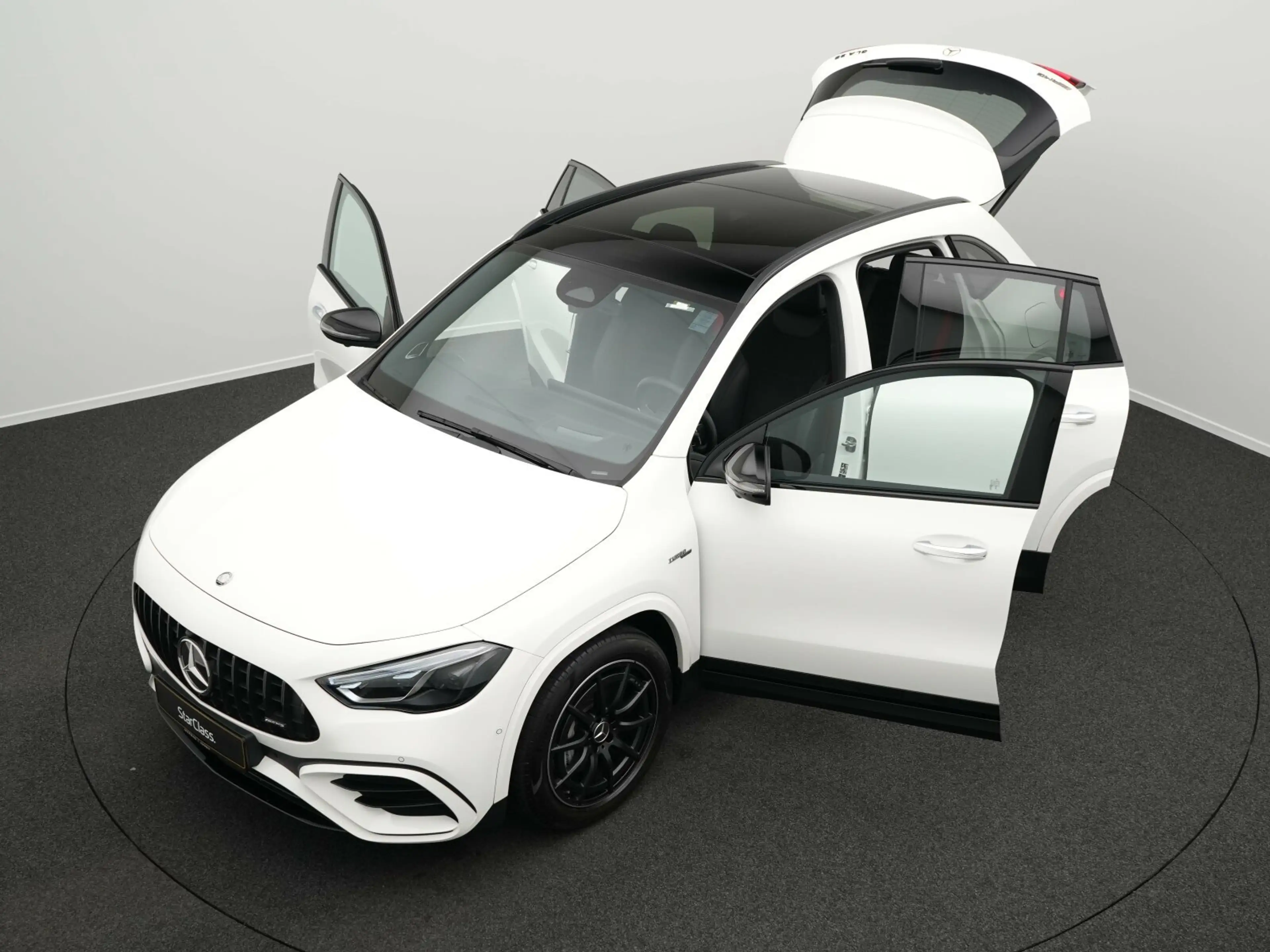 Mercedes-Benz GLA 35 AMG GLA 35 4M Multi+Pano+360°+Night+Burm AMG Line LED — photo 14