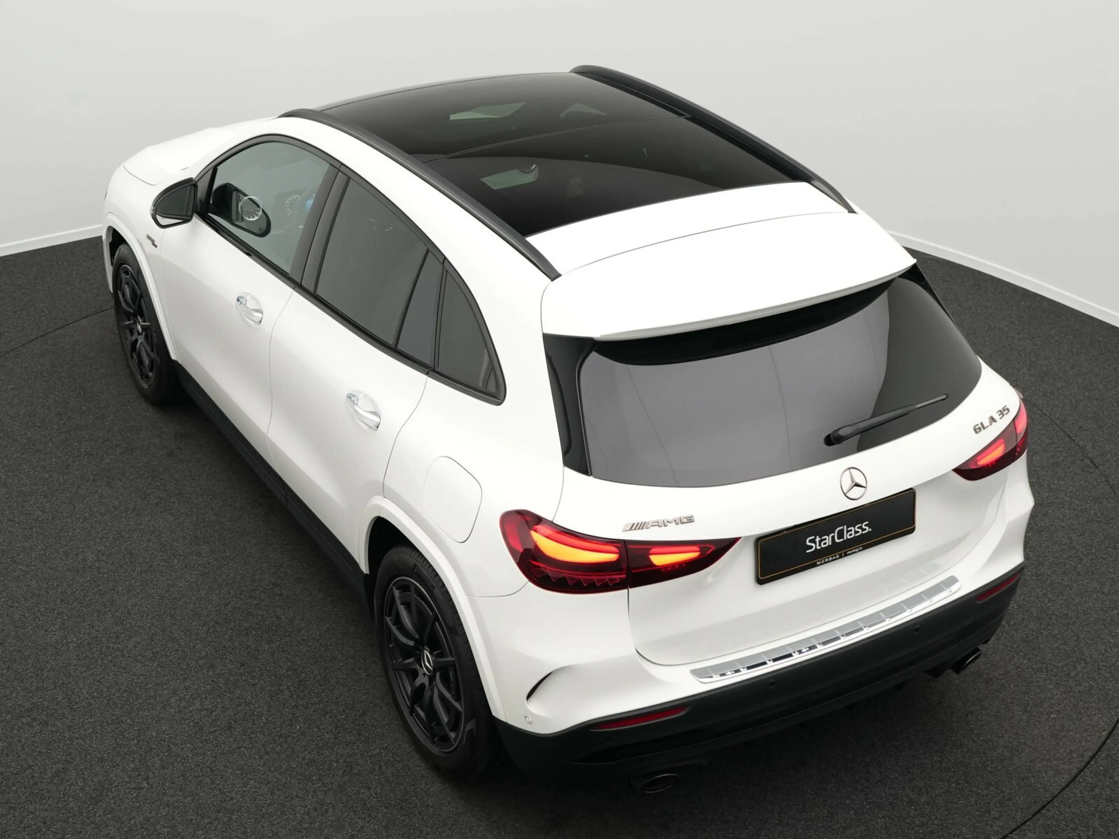 Mercedes-Benz GLA 35 AMG GLA 35 4M Multi+Pano+360°+Night+Burm AMG Line LED — photo 13