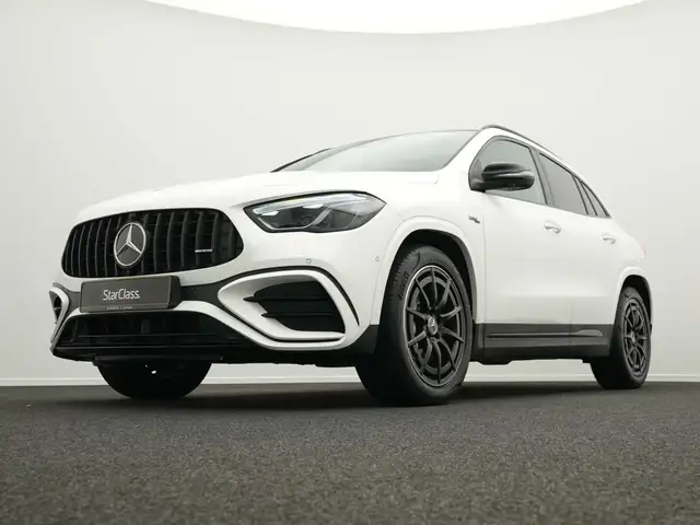 Mercedes-Benz GLA view 10