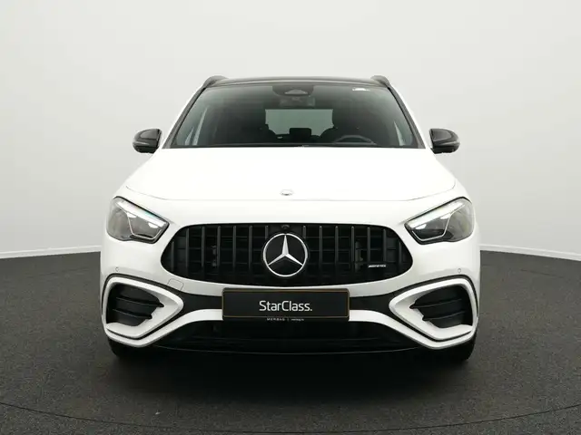 Mercedes-Benz GLA view 2