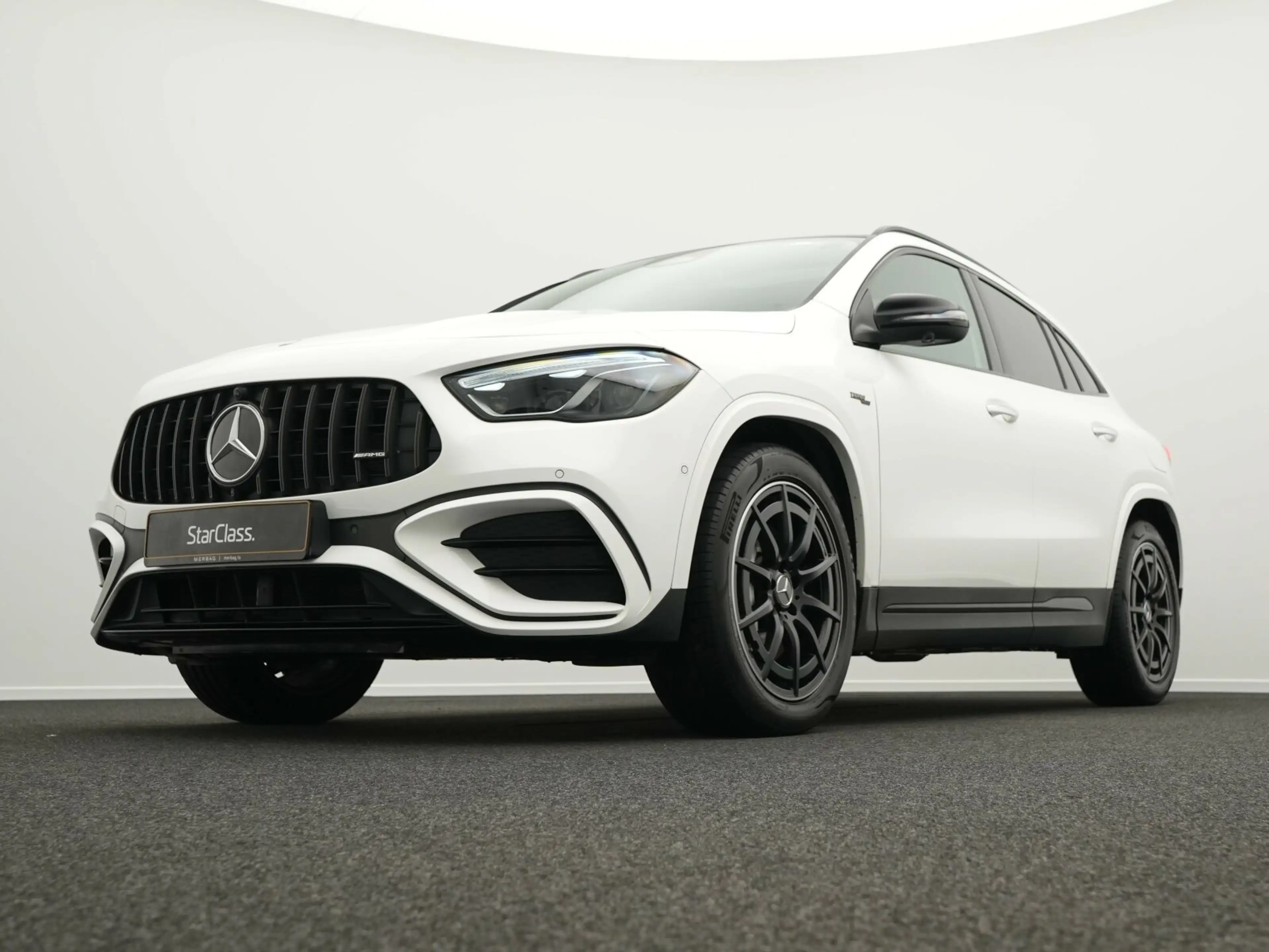Mercedes-Benz GLA 35 AMG GLA 35 4M Multi+Pano+360°+Night+Burm AMG Line LED — photo 10