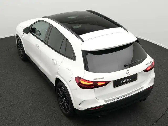 Mercedes-Benz GLA view 13