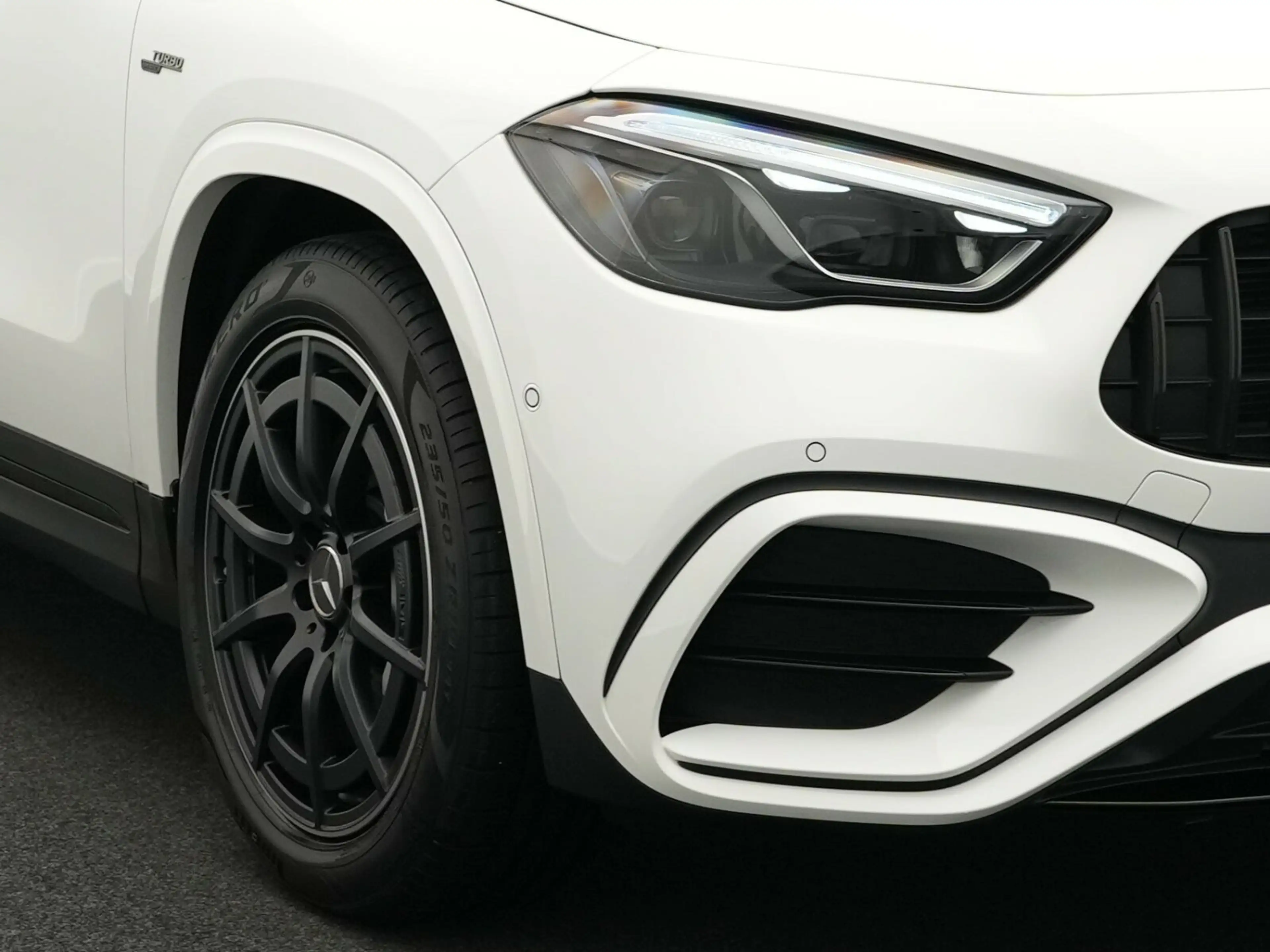 Mercedes-Benz GLA 35 AMG GLA 35 4M Multi+Pano+360°+Night+Burm AMG Line LED — photo 9