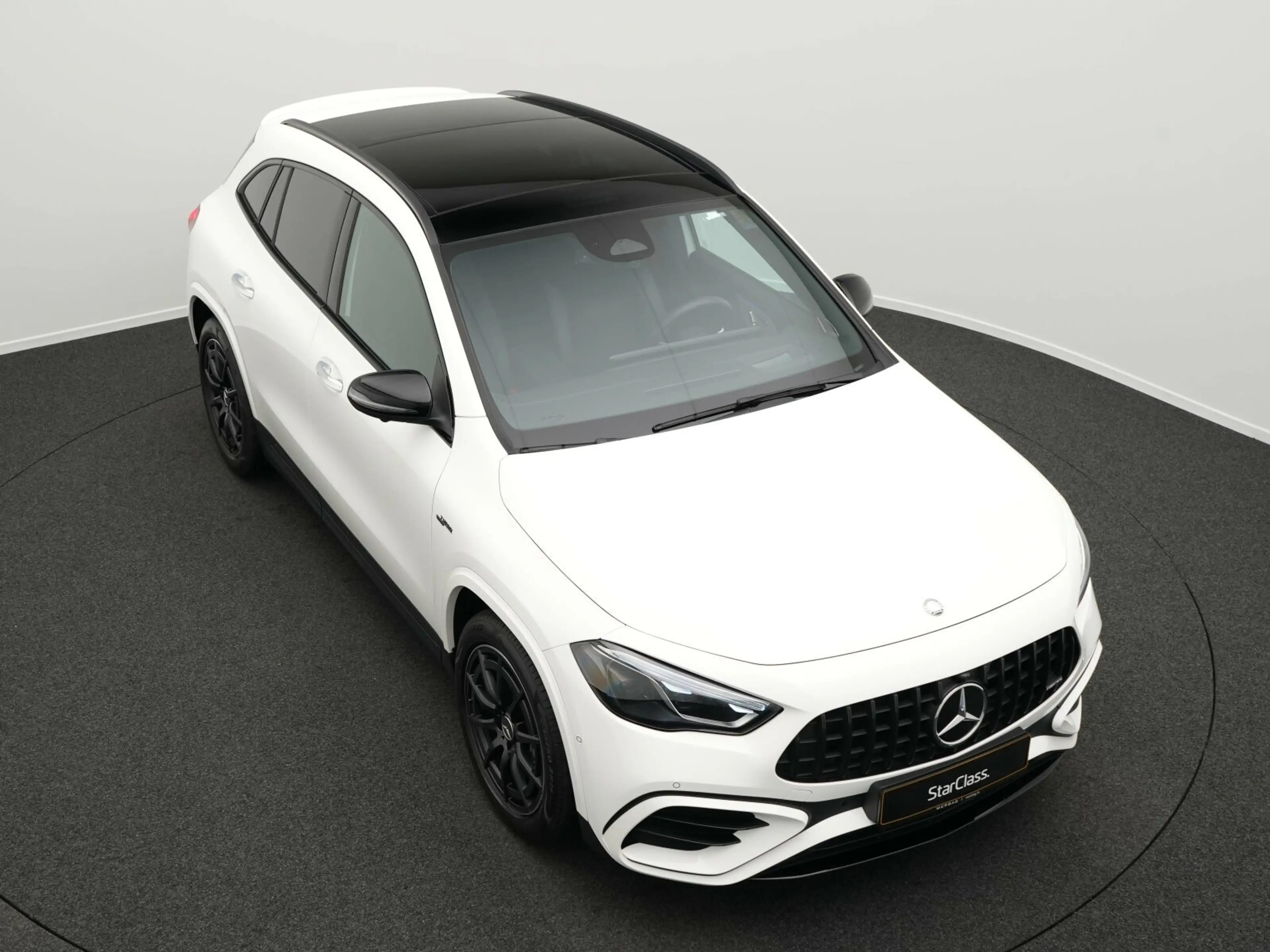 Mercedes-Benz GLA 35 AMG GLA 35 4M Multi+Pano+360°+Night+Burm AMG Line LED — photo 12