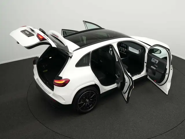 Mercedes-Benz GLA view 15