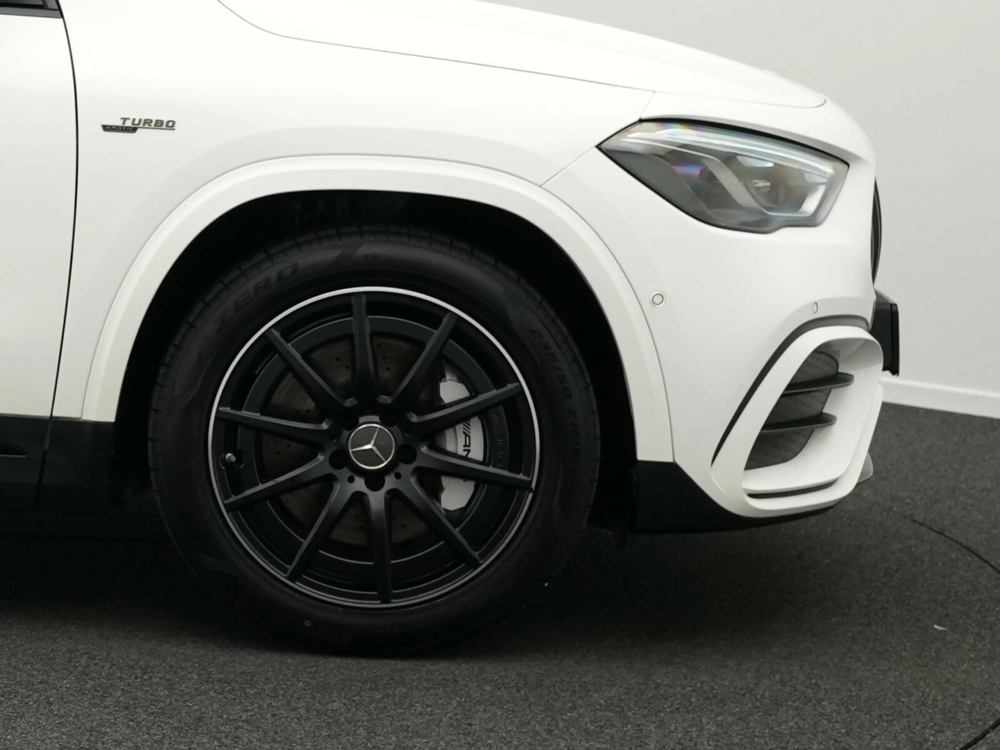 Mercedes-Benz GLA 35 AMG GLA 35 4M Multi+Pano+360°+Night+Burm AMG Line LED — photo 8