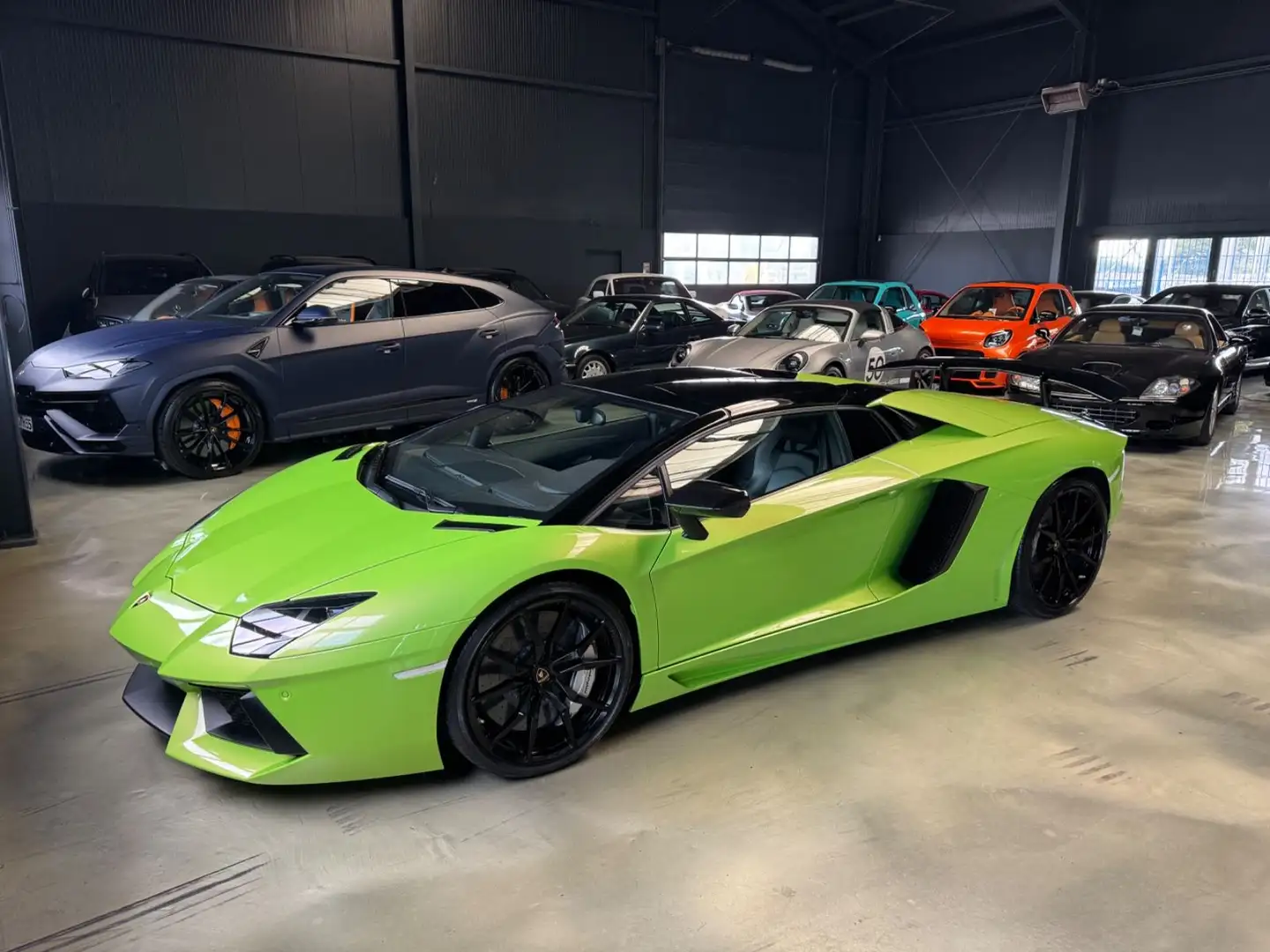 Lamborghini Aventador LP 700-4 Roadster VERDE ITHACA GRÜN Vert - 1