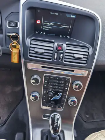 Volvo XC60 view 21