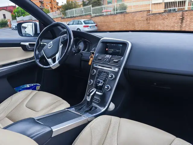 Volvo XC60 view 20