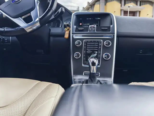 Volvo XC60 view 19