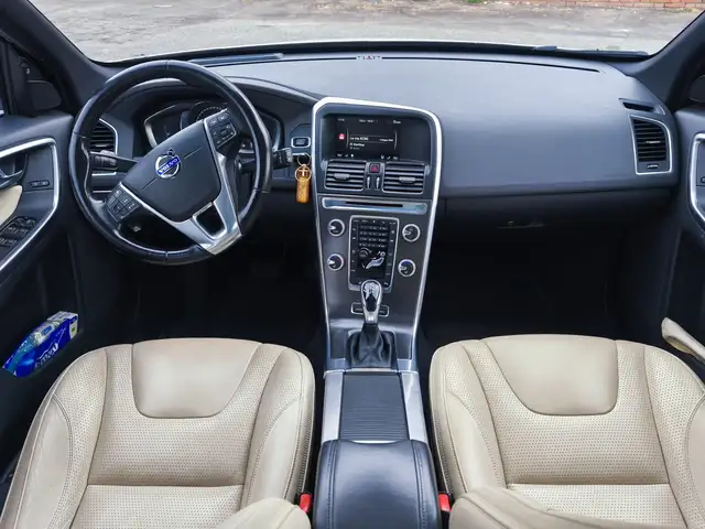 Volvo XC60 view 10