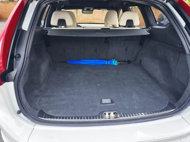 Volvo XC60 view 24