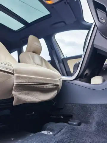 Volvo XC60 view 16