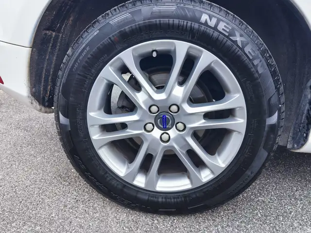 Volvo XC60 view 22