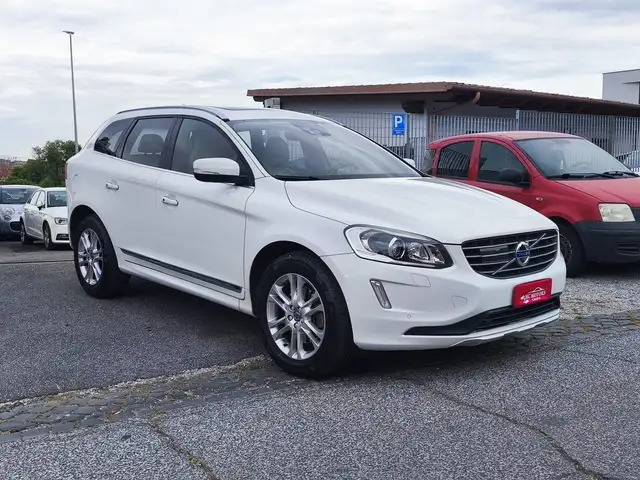 Volvo XC60 view 5