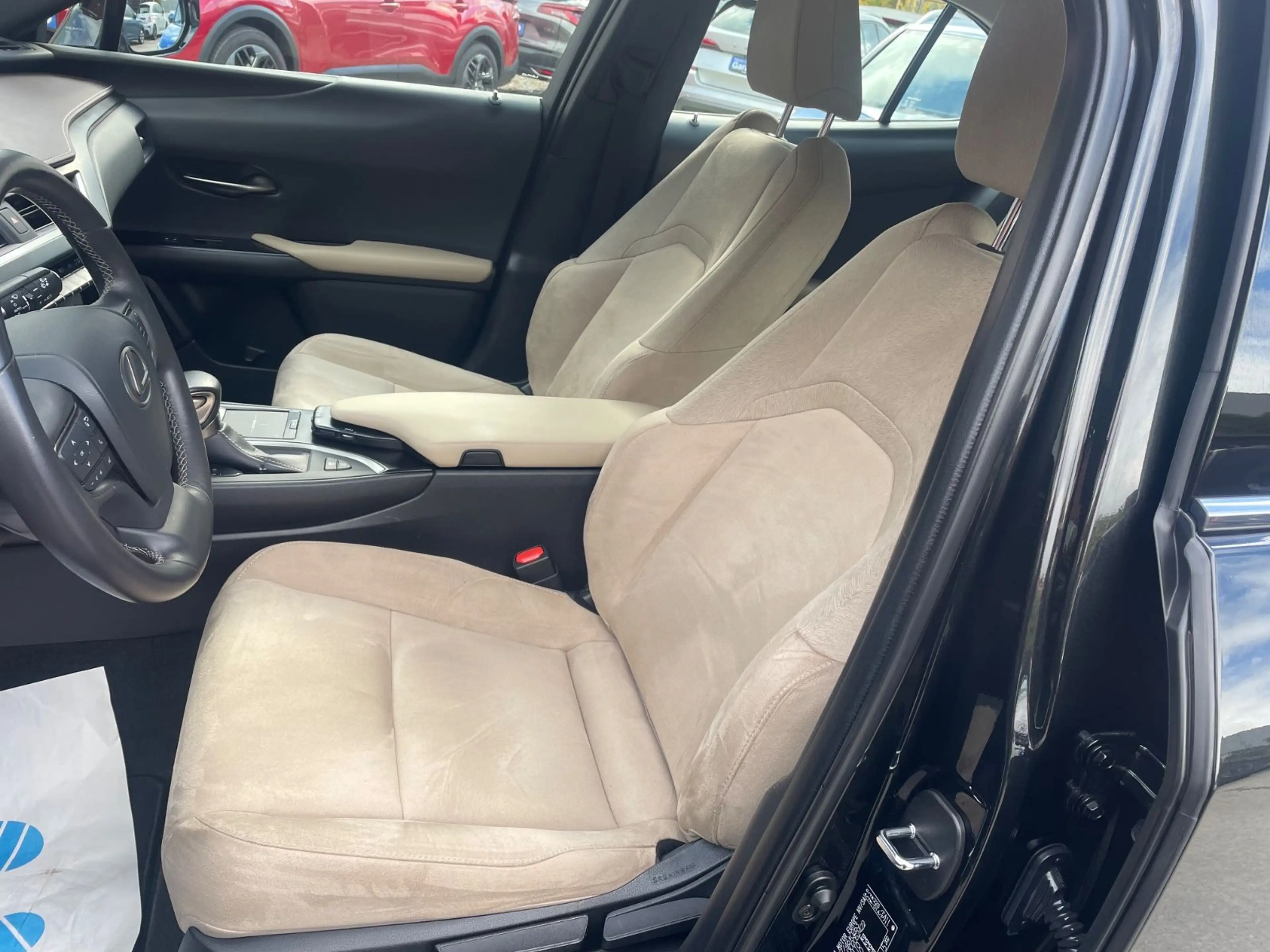 Lexus UX 250h 2,0 Hybrid Automatik/Leder/Klima/Navi/Kam — photo 9