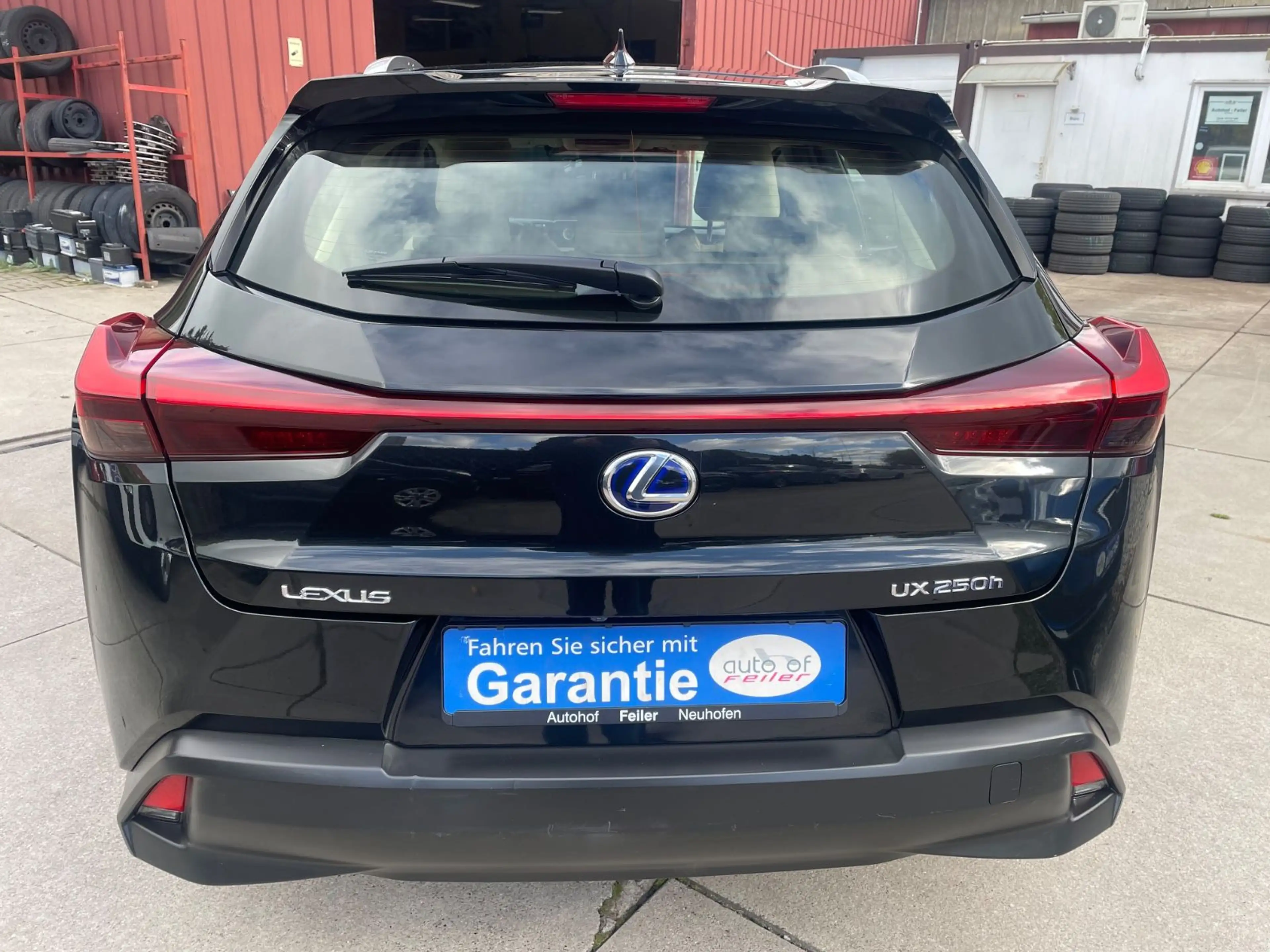 Lexus UX 250h 2,0 Hybrid Automatik/Leder/Klima/Navi/Kam — photo 4