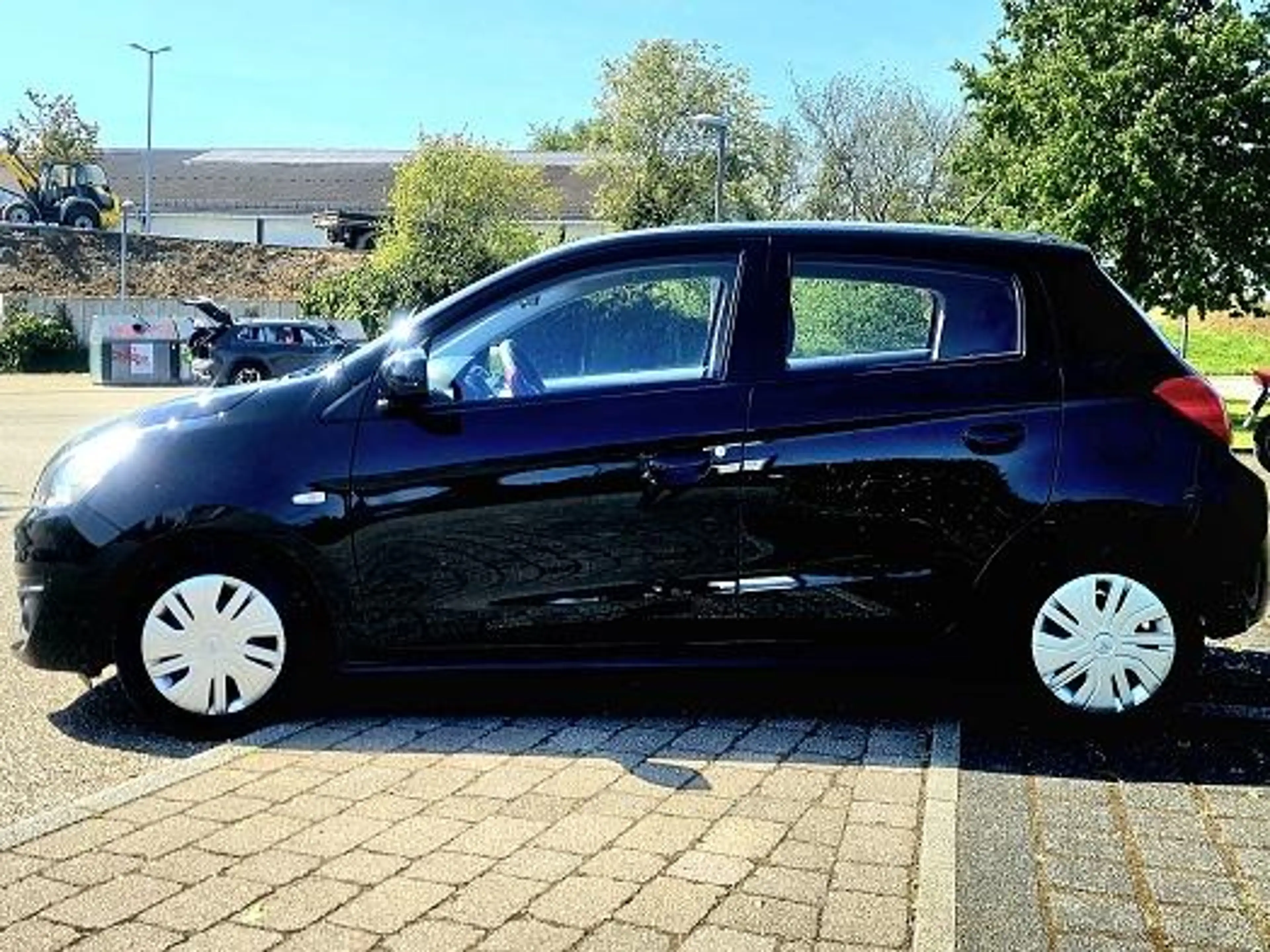 Mitsubishi Space Star Diamant Edition*Hu/Au neu*Klima*Scheckheft* — photo 8