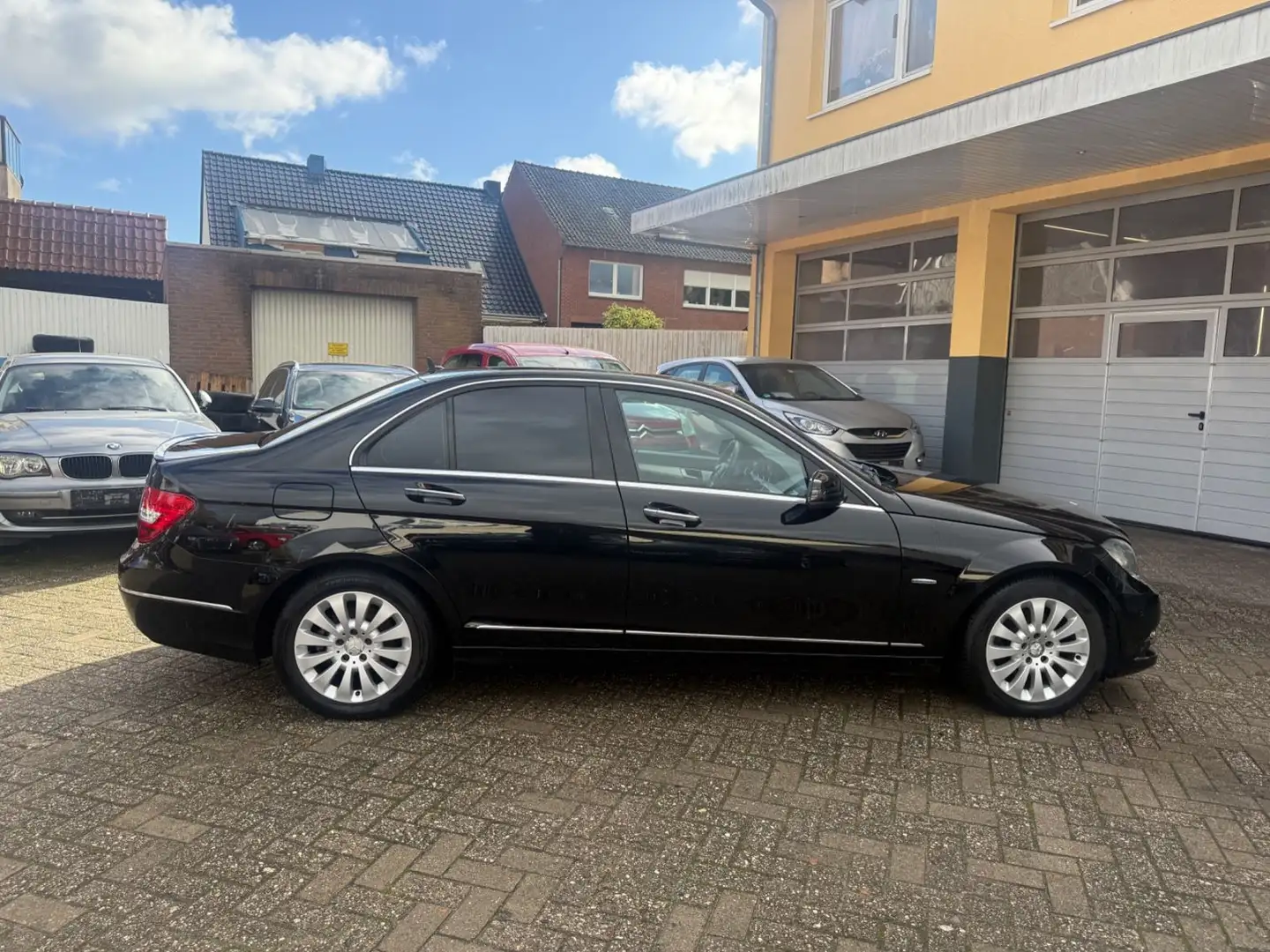 Mercedes-Benz C 180 CGI BlueEfficiency Avantgarde*NAVI*SHZ*MFL Noir - 2