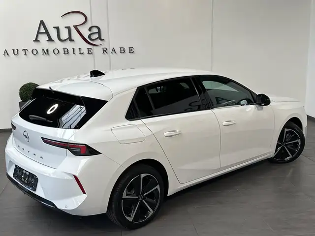 Opel Astra view 5