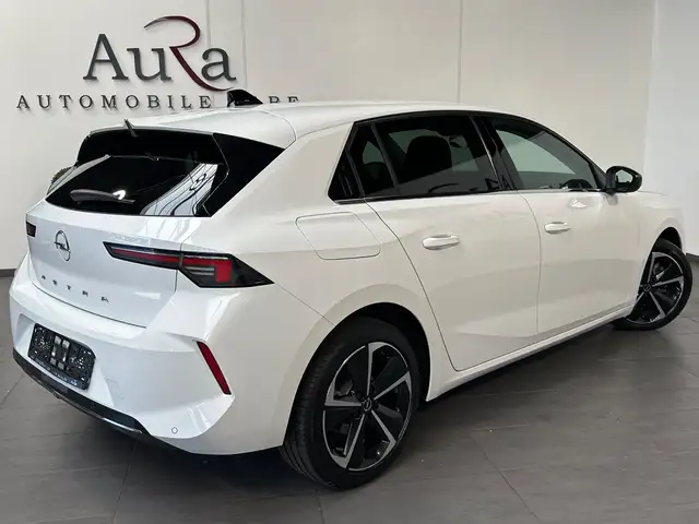 Opel Astra view 4