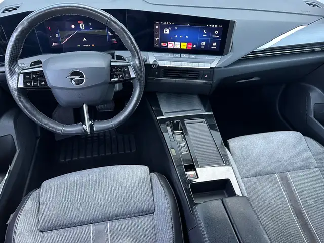Opel Astra view 12