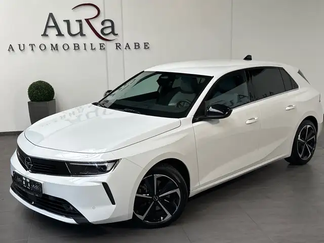 Opel Astra view 2