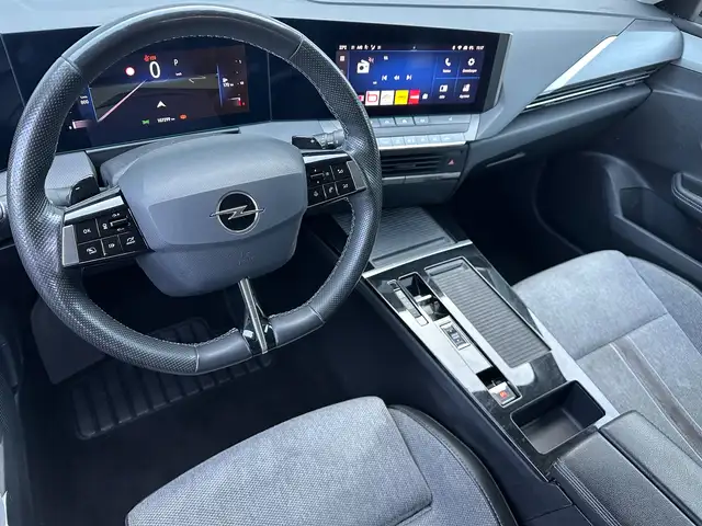 Opel Astra view 9