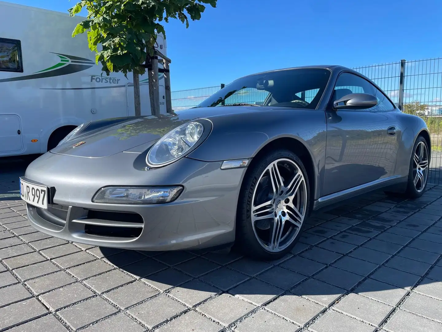 Porsche 997 911 Carrera 4 Grau - 1