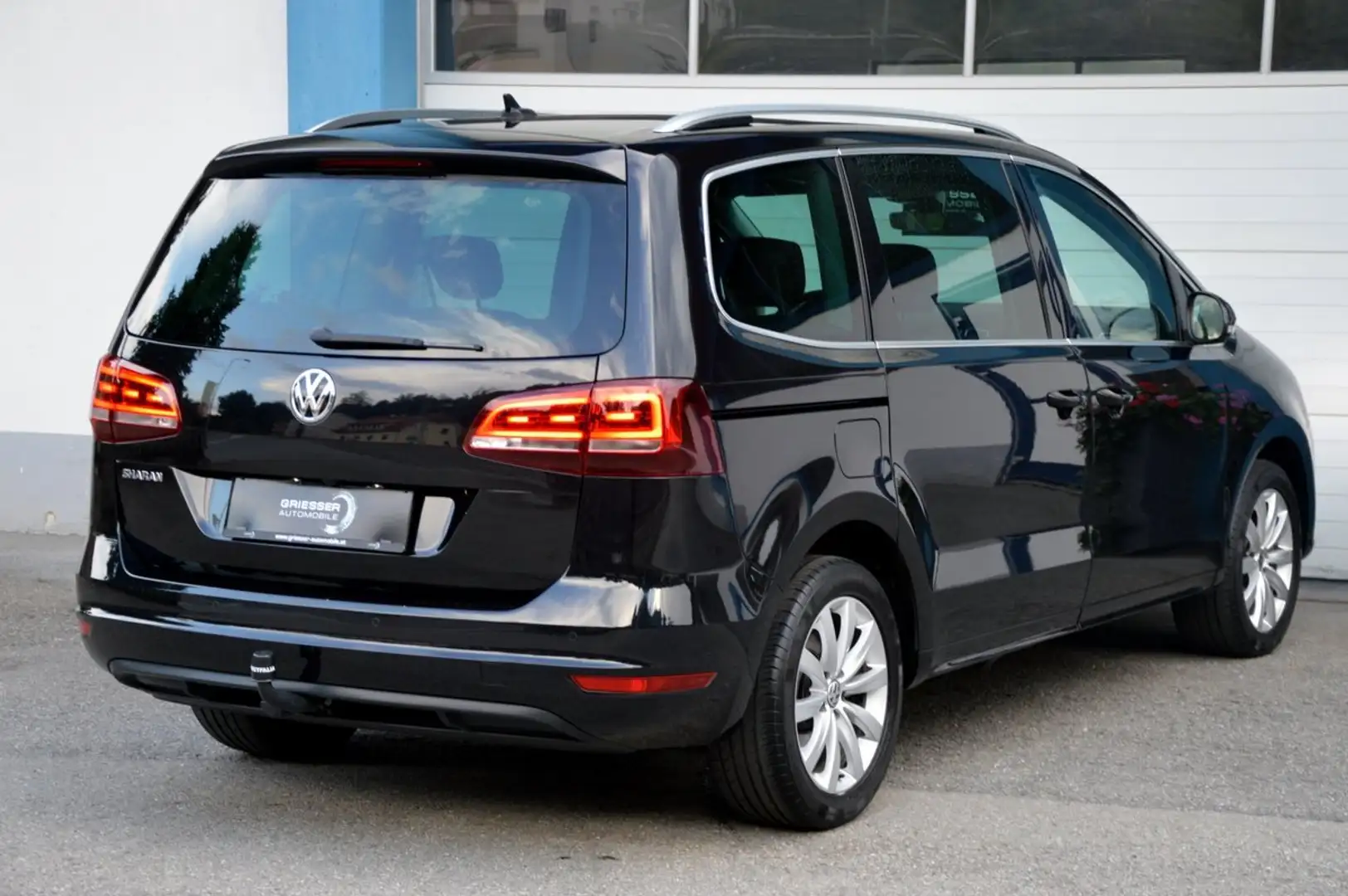 Volkswagen Sharan 2.0TDI DSG Business+ *AHK*ACC*Lane Assist* Schwarz - 2