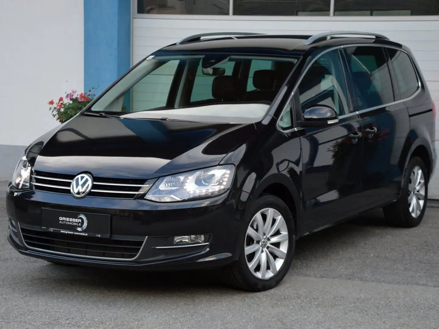 Volkswagen Sharan 2.0TDI DSG Business+ *AHK*ACC*Lane Assist* Schwarz - 1
